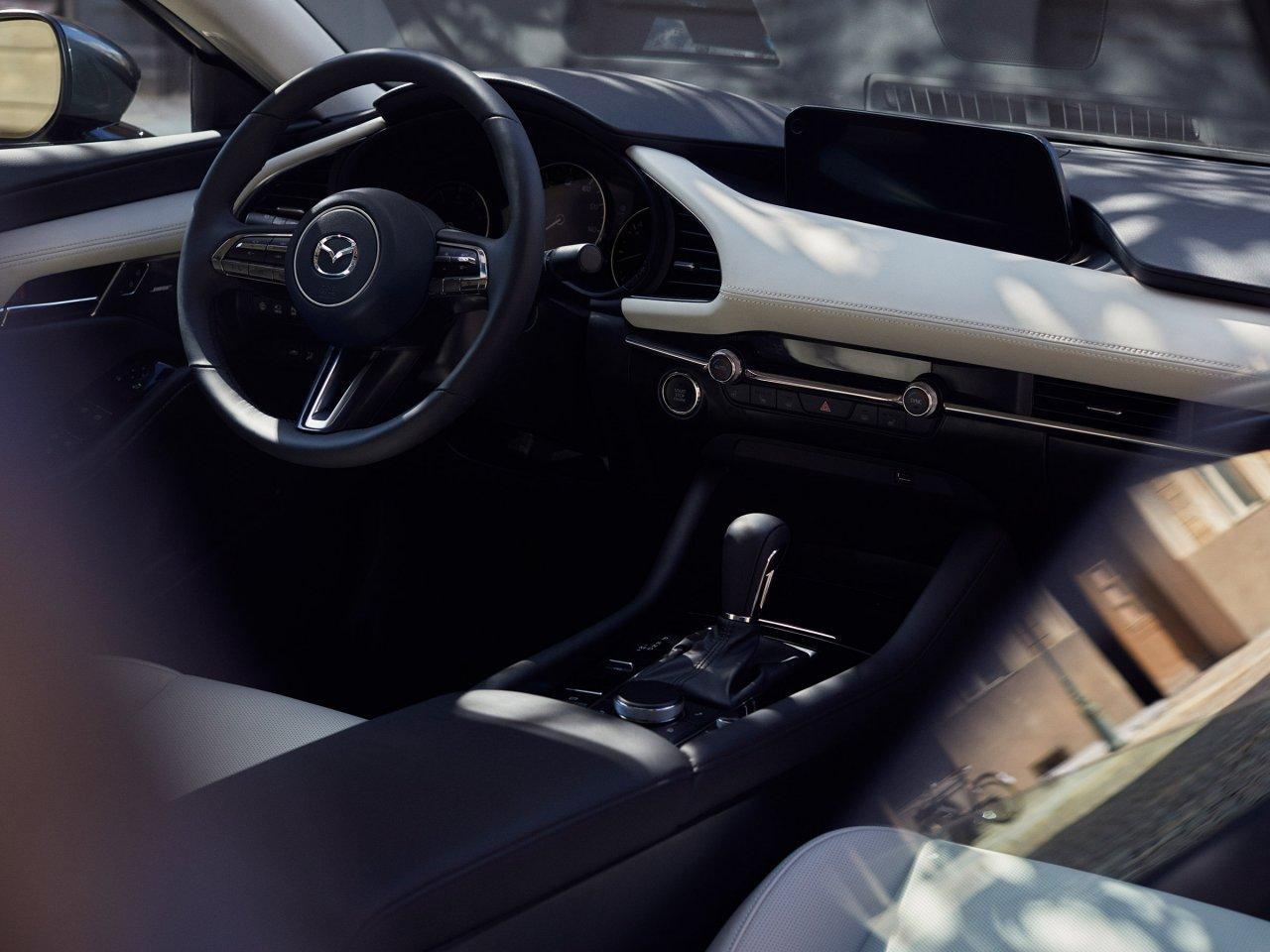 MAZDA 3 Hatchback New